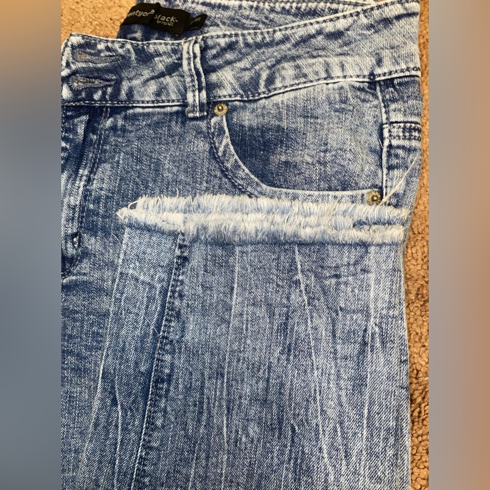Twenty one Black Ankle Distressed Blue Jeans size 13/14 - Picture 16 of 17